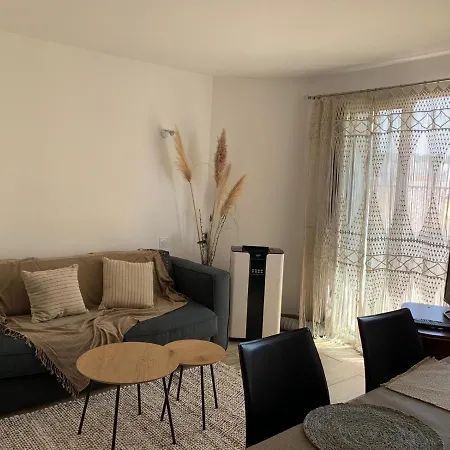 Bel Sur Le Port Du Brusc Avec Sa Place De Parking Privative. *